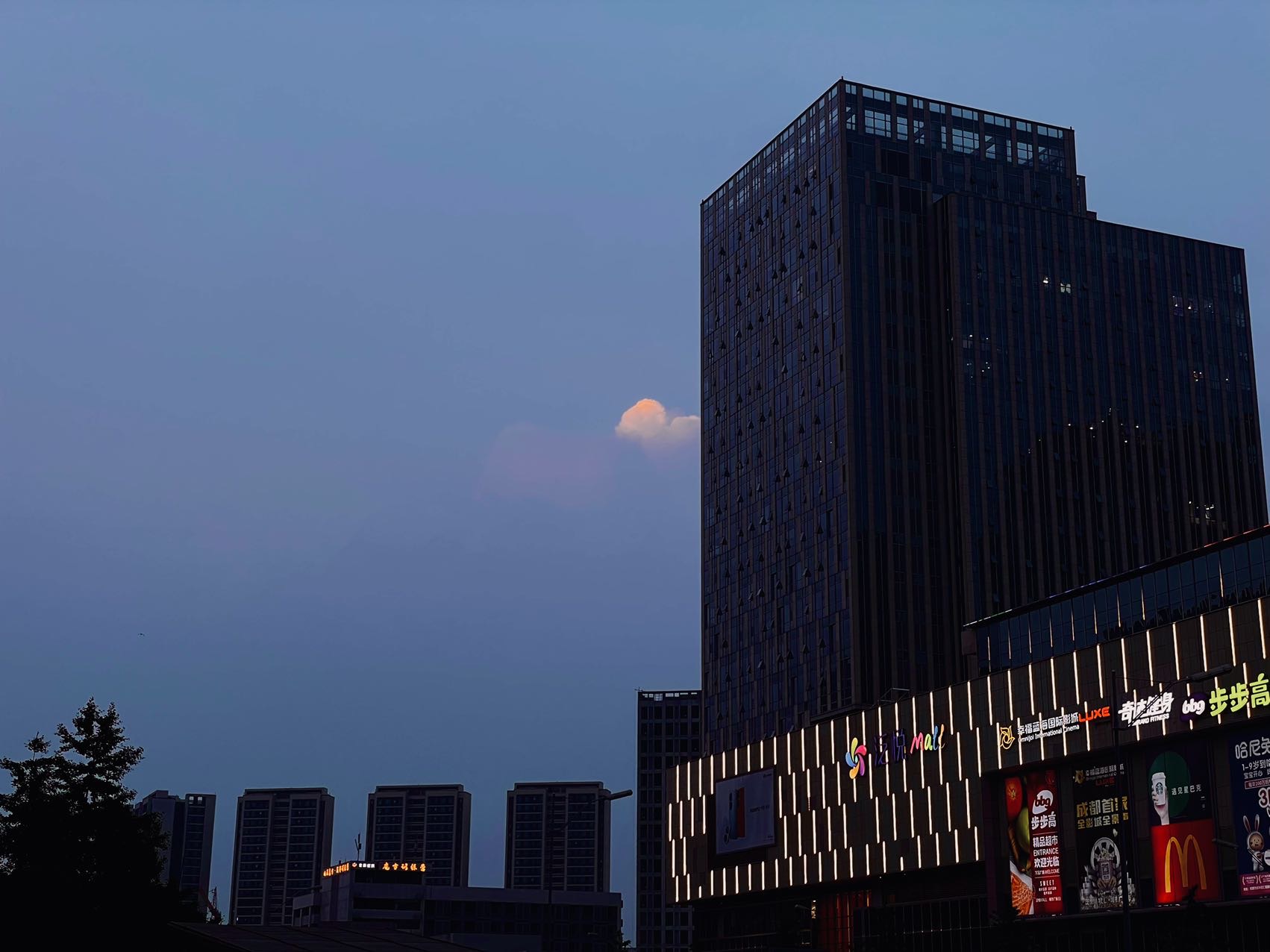 每日一图｜夜雨绵绵前的黄昏！